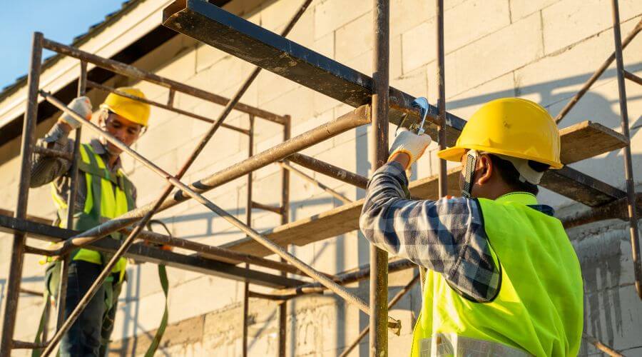 Professional gutter cleaning in Gilchrist, OR